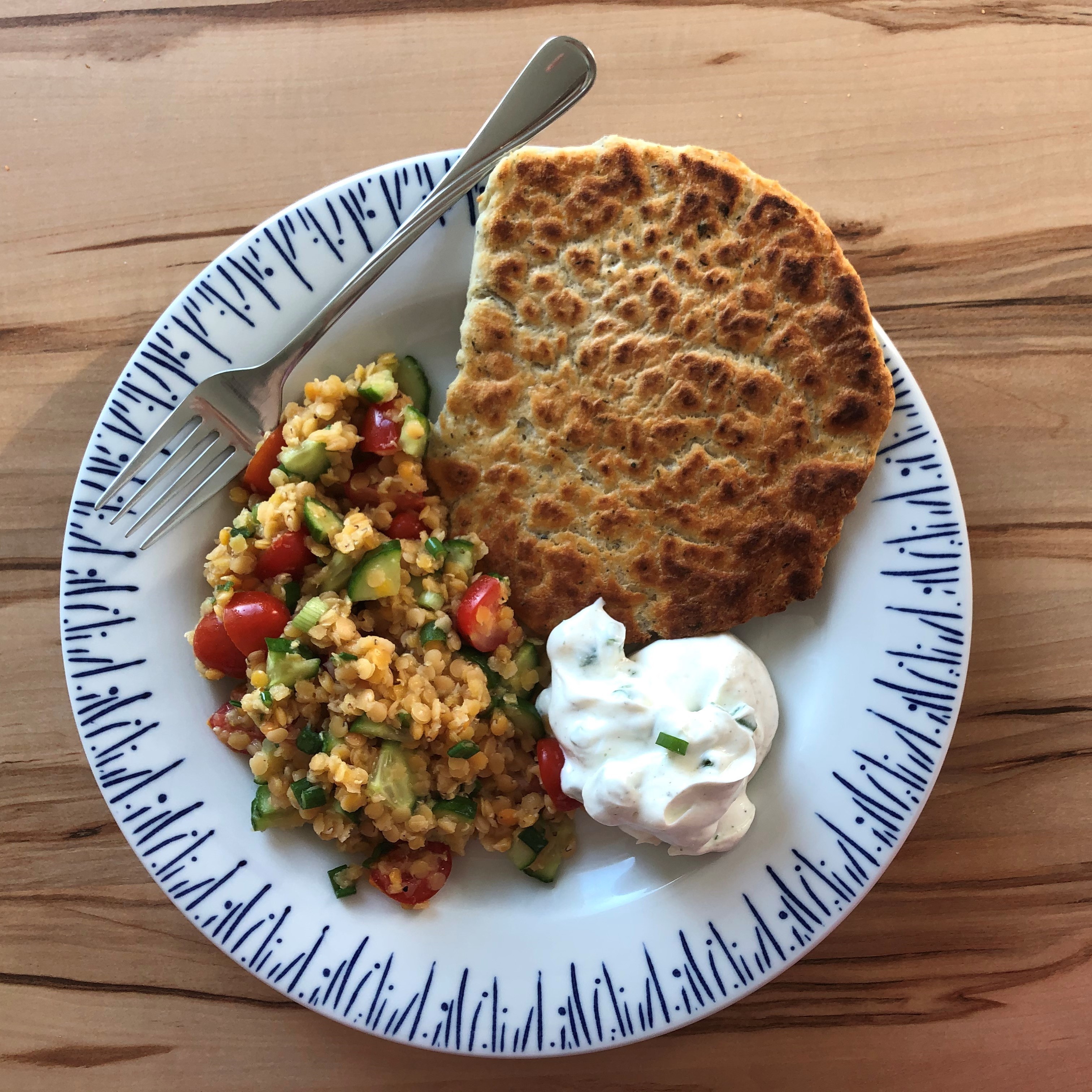 Linsensalat mit Fladenbrot